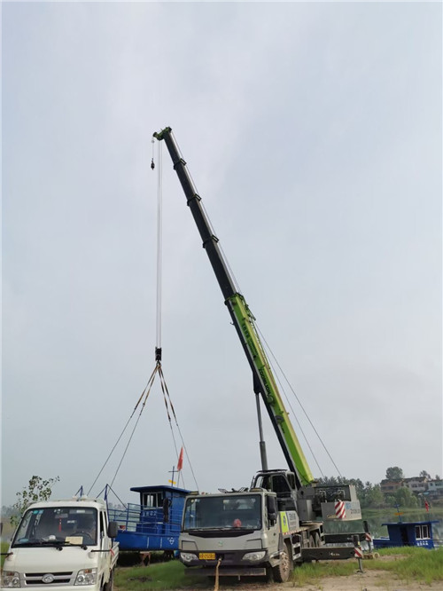 余干县桥梁建设吊装案例